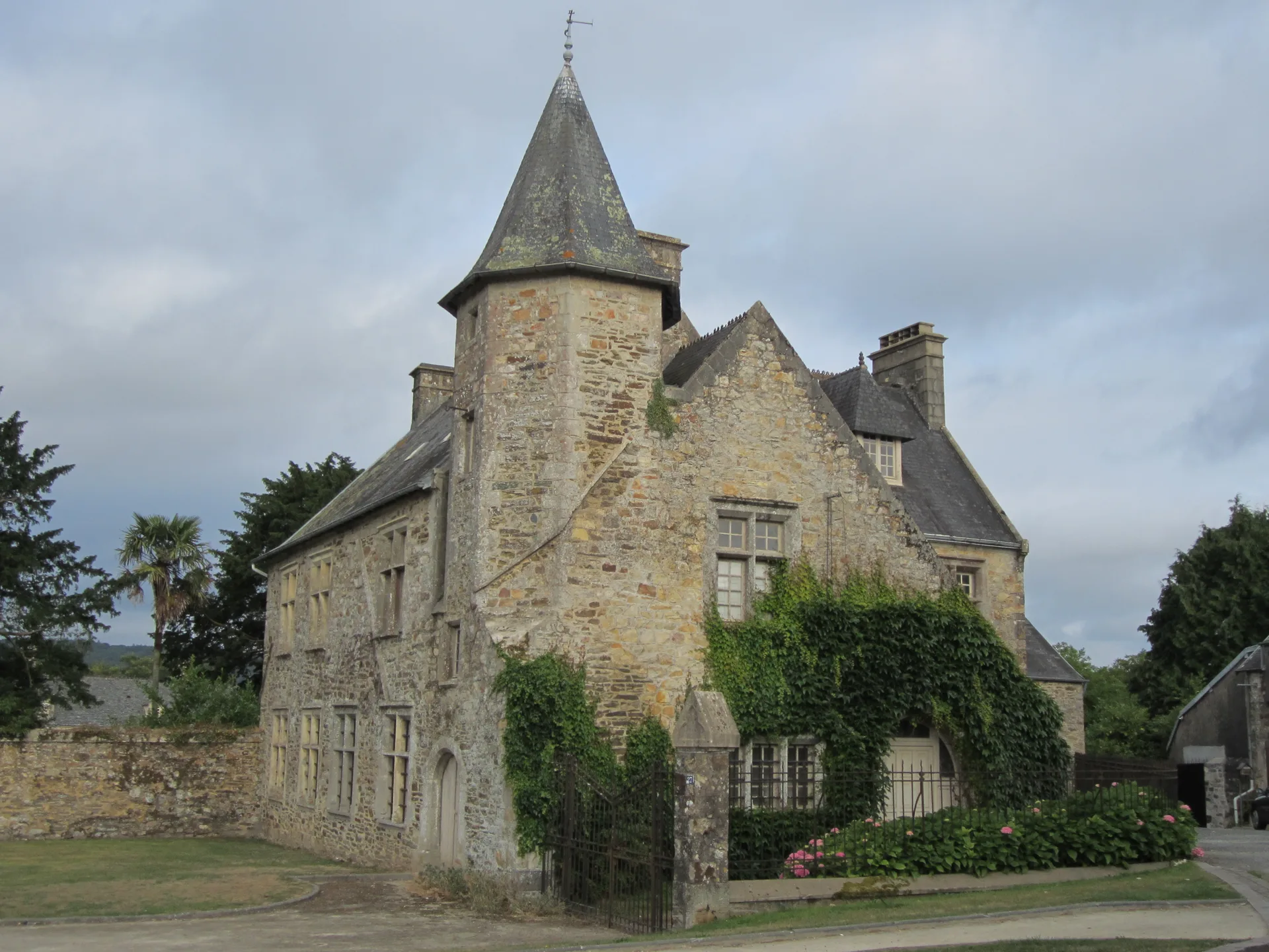 Etang de Briquebec à Bricquebec-en-Cotentin — À 1,0 km du lac