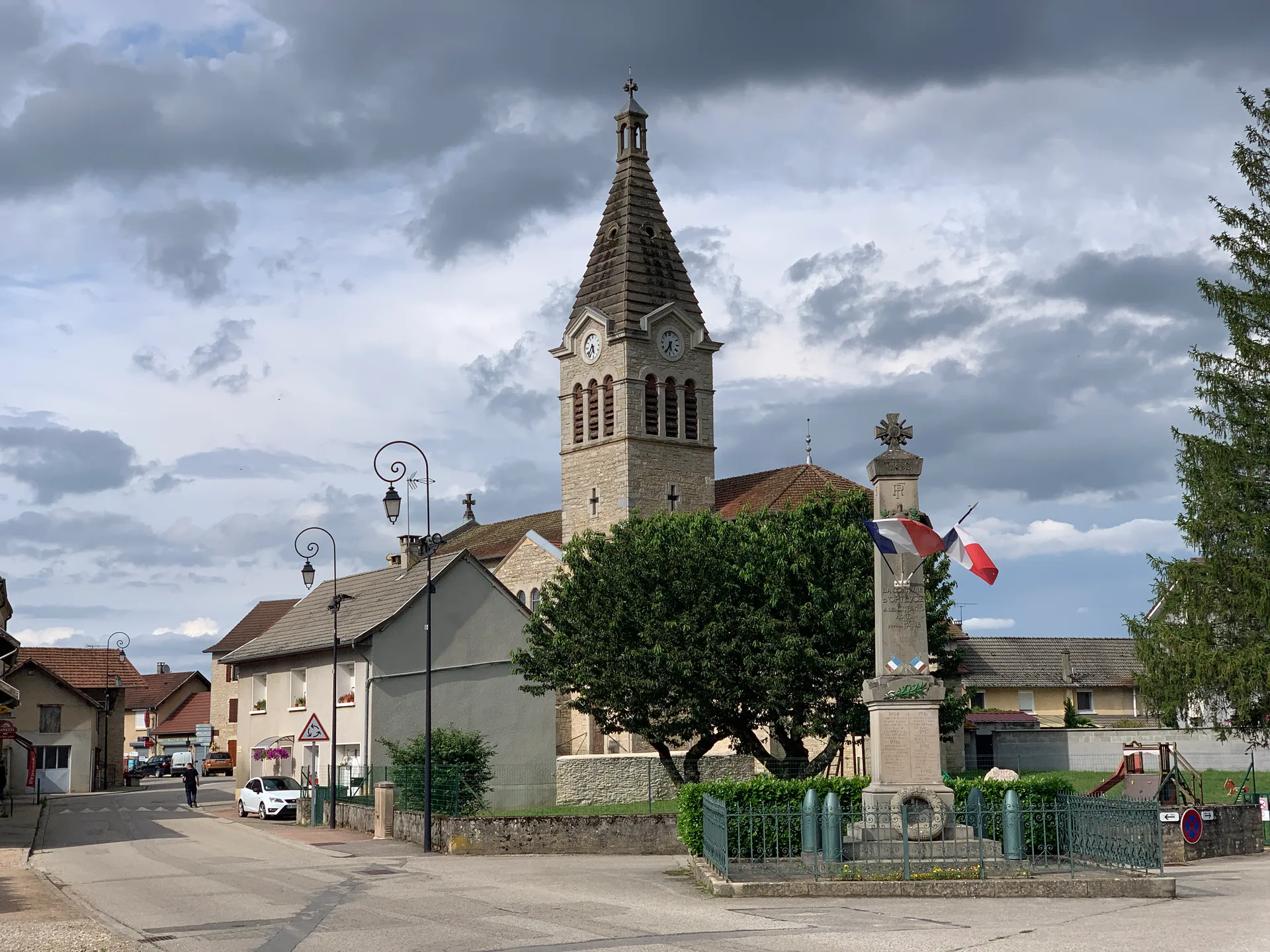 Etang de Carissieu à Siccieu-Saint-Julien-et-Carisieu — À 2,9 km du lac