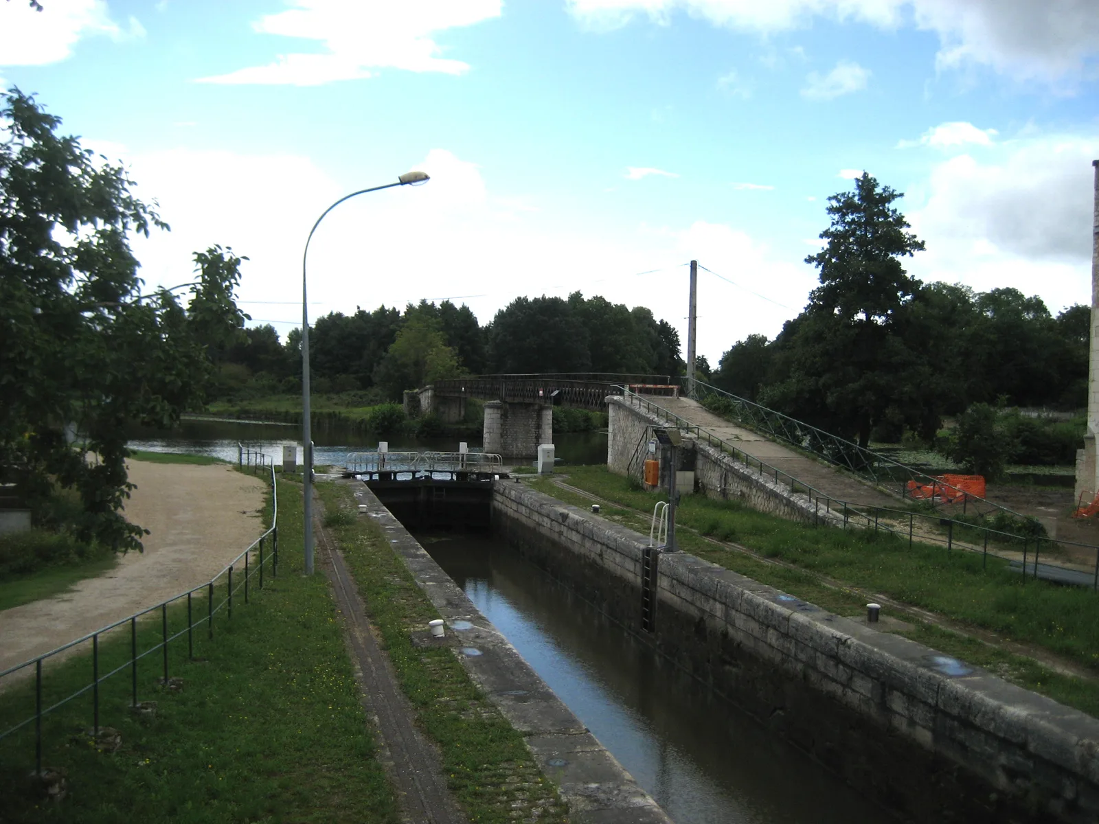 Etang de Cepoy à Cepoy — À 2,6 km du lac
