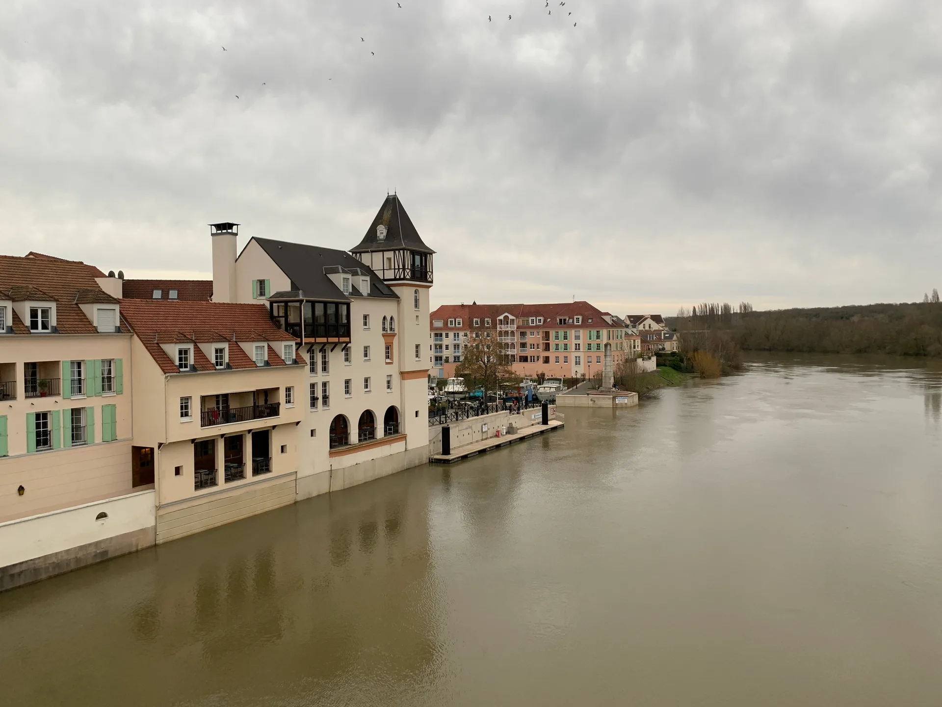Etang de Cergy à Cergy — À 276 m du lac