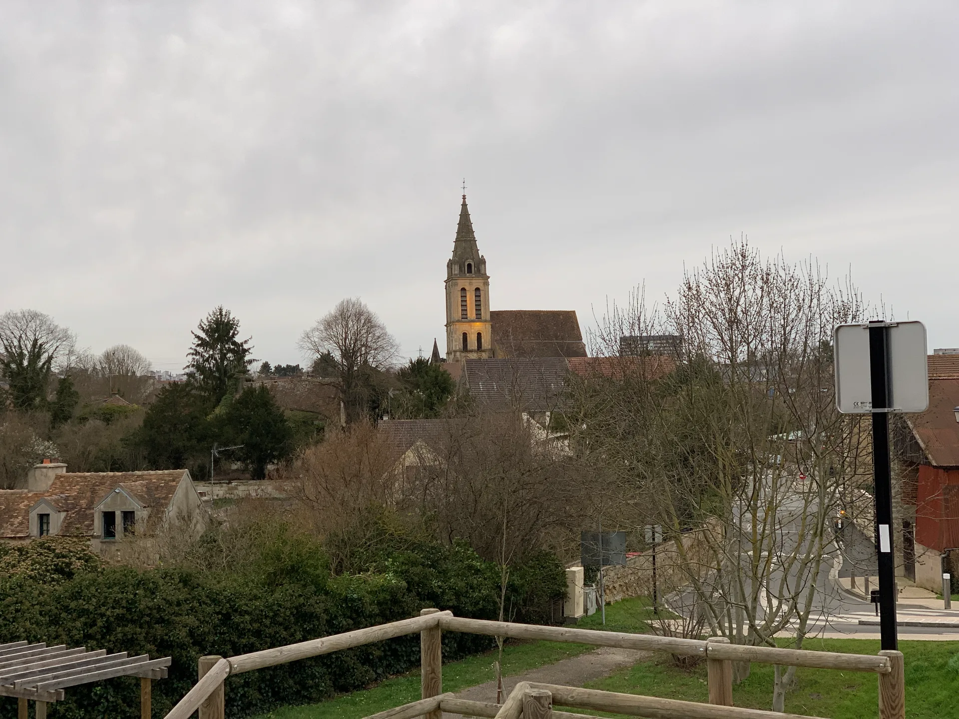 Etang de Cergy à Cergy — À 347 m du lac