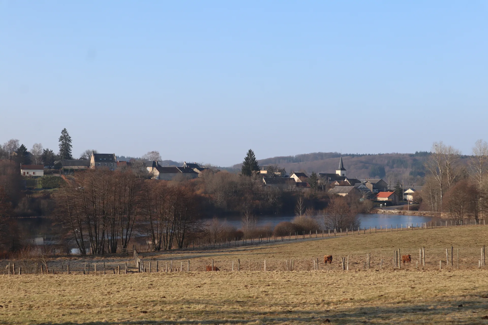 Etang de Chapeau en Morvan à Champeau-en-Morvan — À 3,5 km du lac