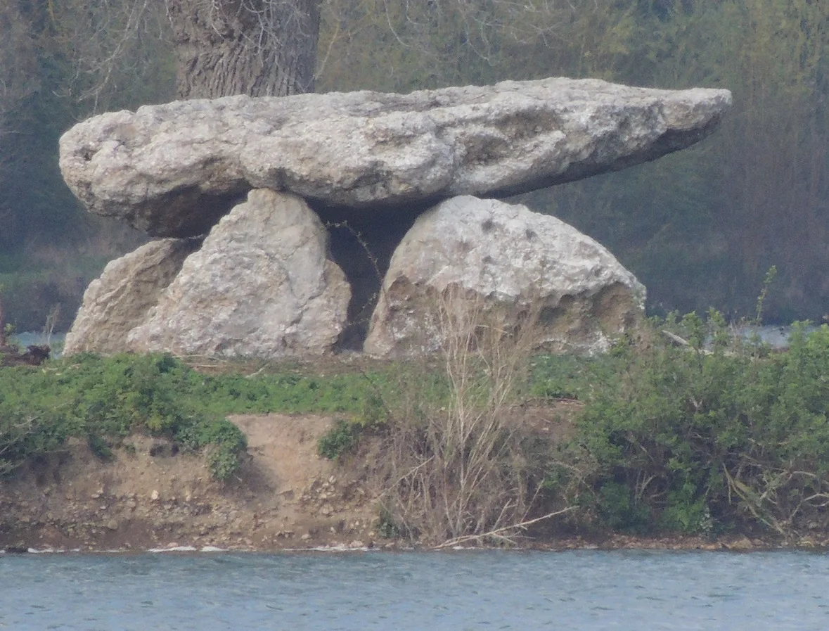 Etang de Charpont à Écluzelles — À 434 m du lac