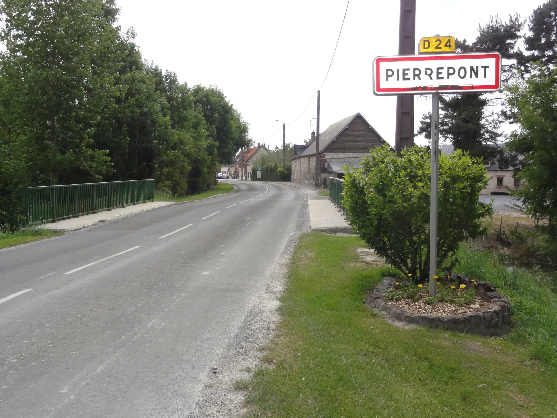 Etang de Chivres à Mâchecourt — À 3,0 km du lac
