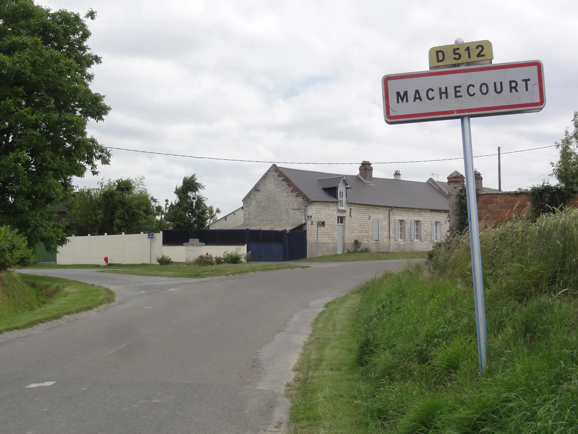 Etang de Chivres à Mâchecourt — À 2,6 km du lac