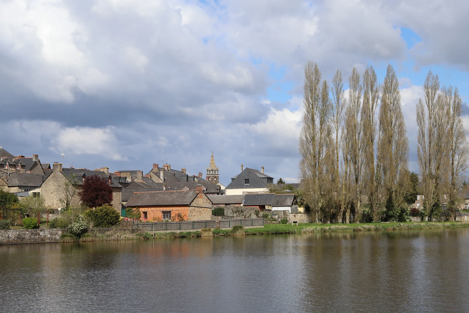 Etang de Combourg à Combourg — À 213 m du lac