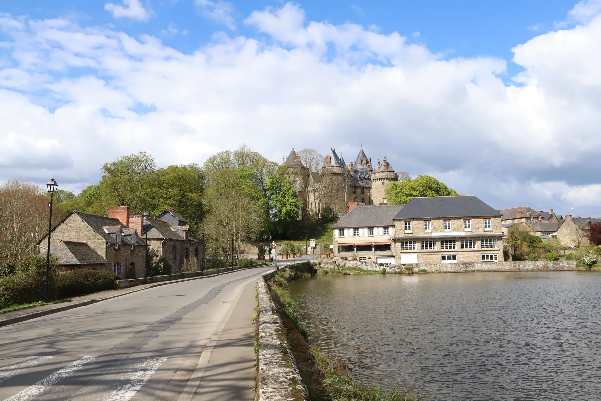 Etang de Combourg à Combourg — À 214 m du lac
