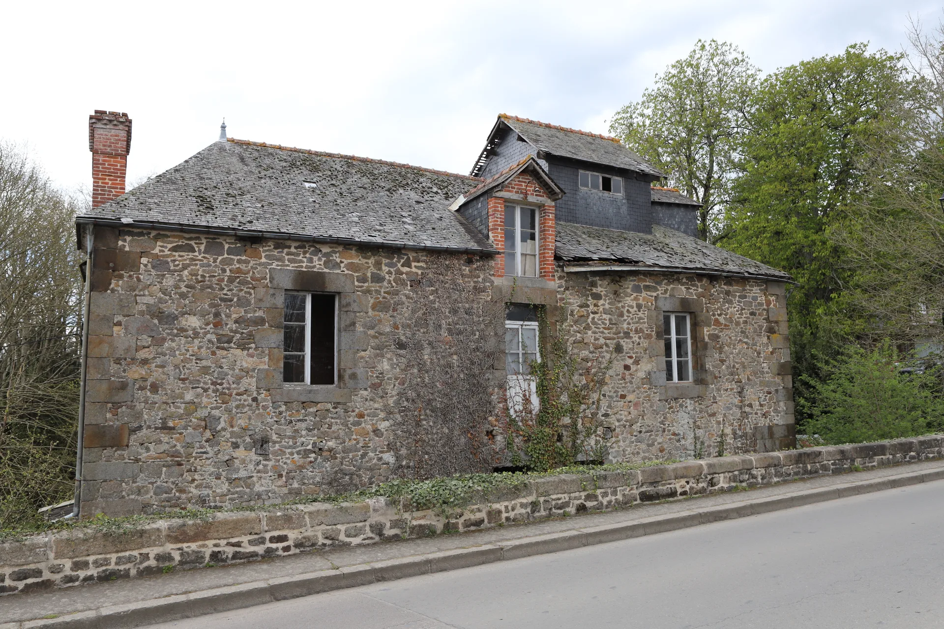 Etang de Combourg à Combourg — À 254 m du lac