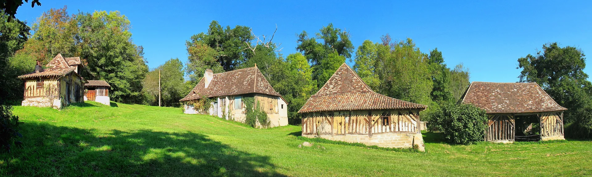 Etang de Farganaud à Saint-Laurent-des-Hommes — À 3,0 km du lac