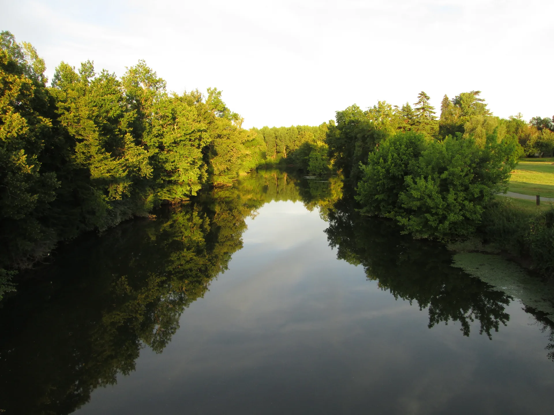 Etang de Farganaud à Saint-Laurent-des-Hommes — À 3,0 km du lac