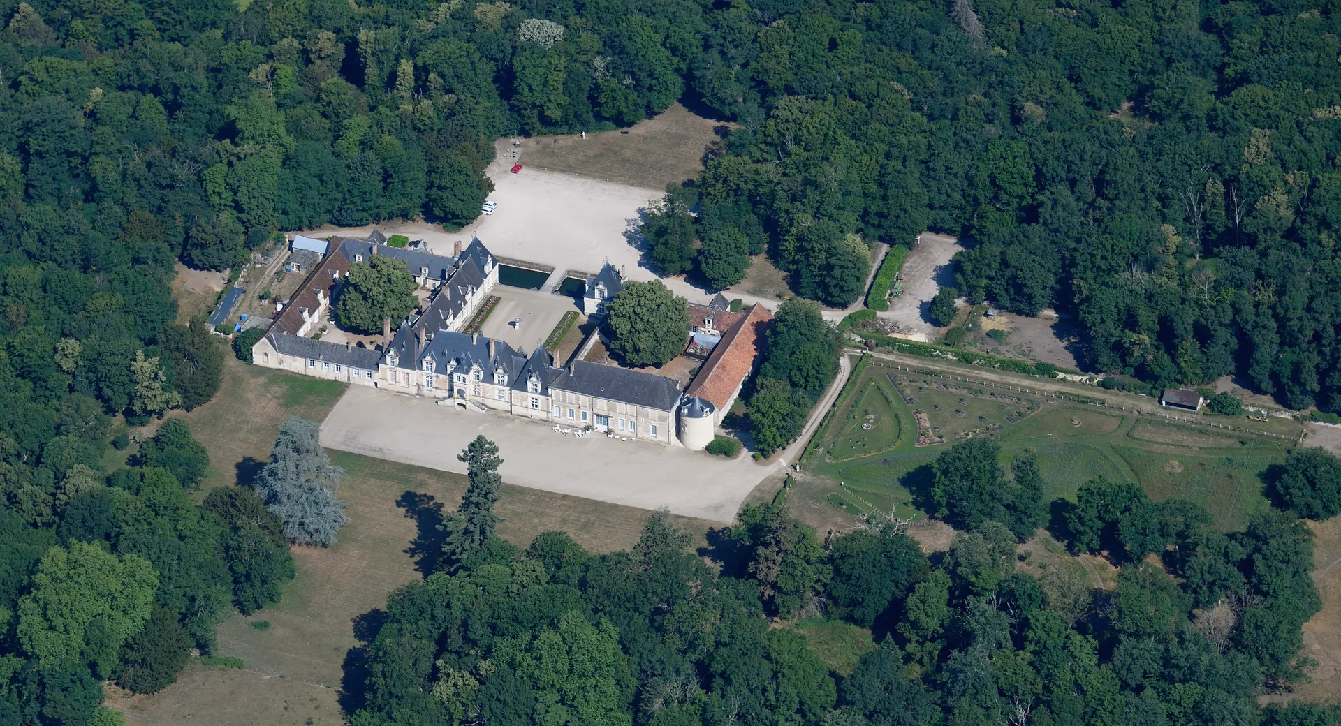 Etang de Fontaines en Sologne à Fontaines-en-Sologne — À 4,5 km du lac