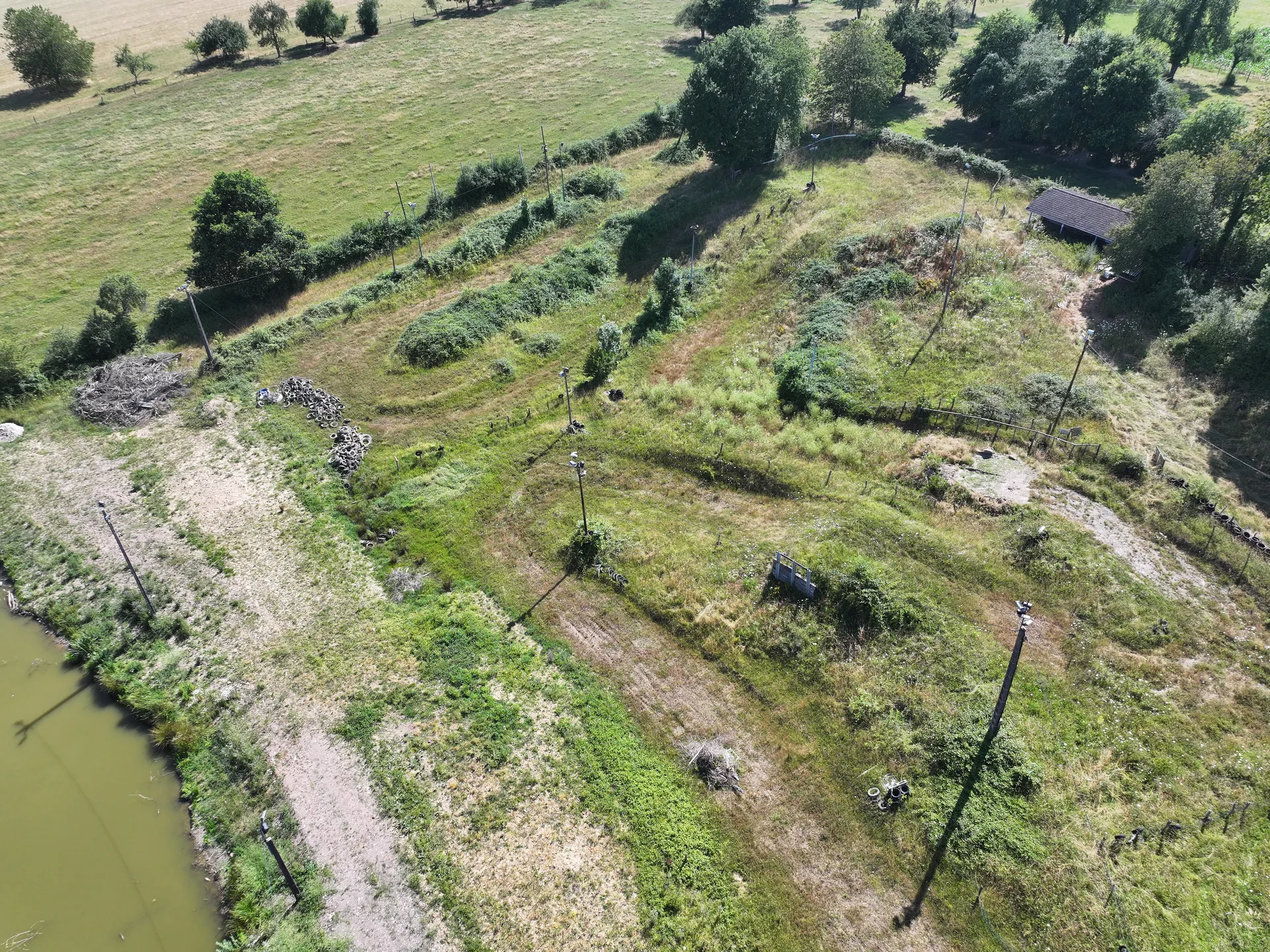 Etang de Frotey les Lure à Frotey-lès-Lure — À 440 m du lac