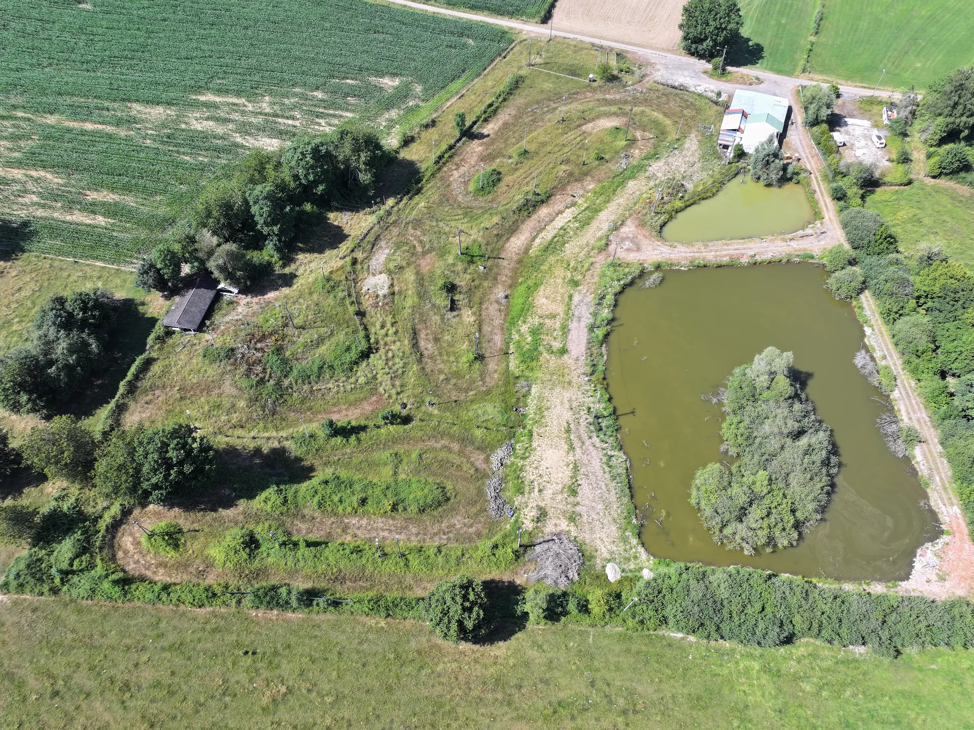 Etang de Frotey les Lure à Frotey-lès-Lure — À 390 m du lac