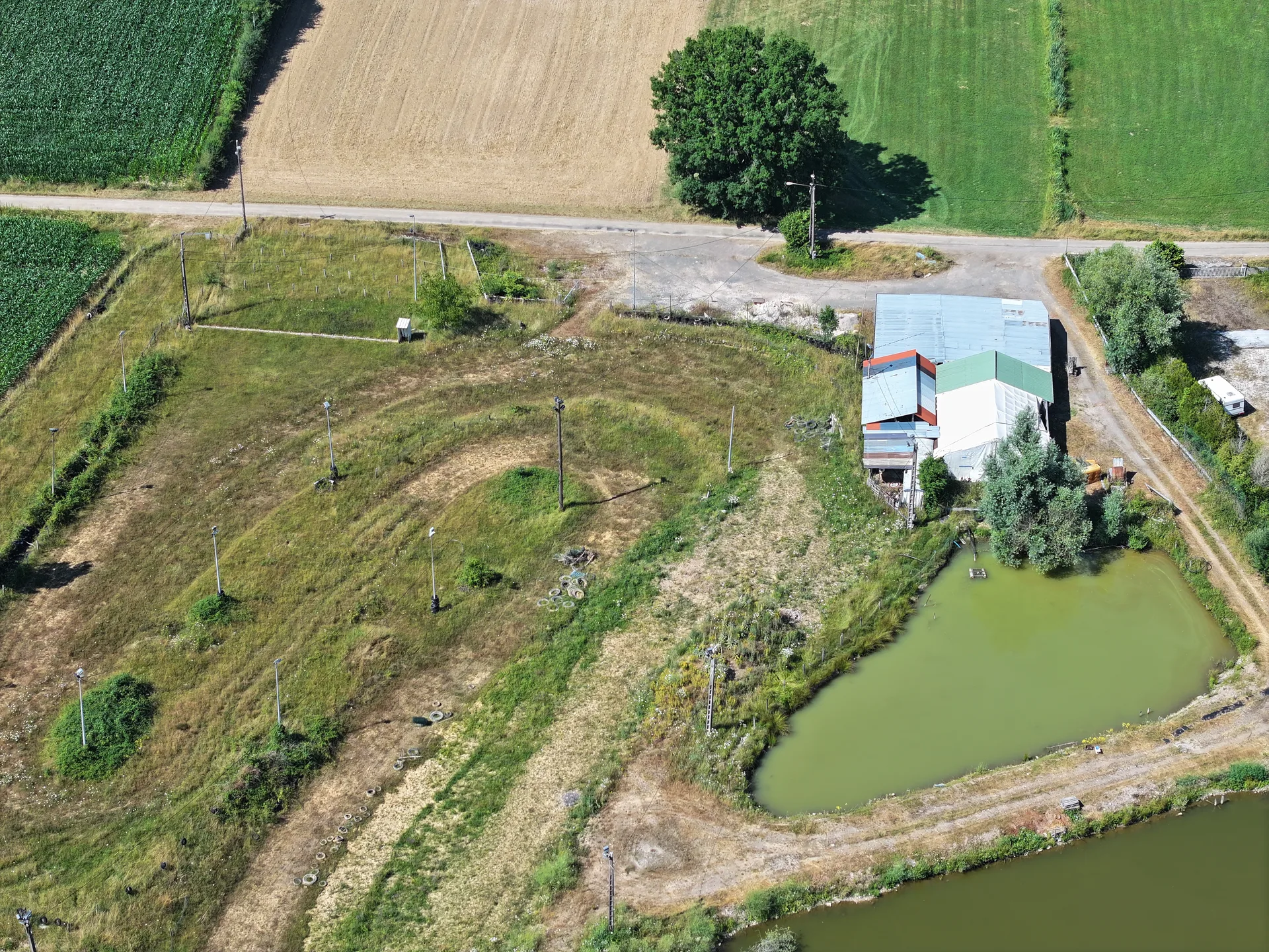 Etang de Frotey les Lure à Frotey-lès-Lure — À 390 m du lac