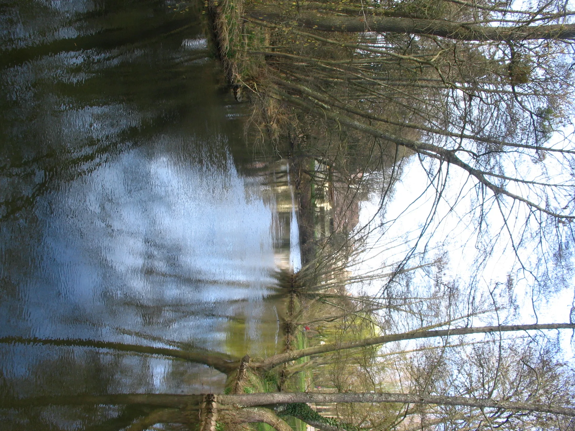 Etang de Gouzolles à Bayet — À 2,1 km du lac