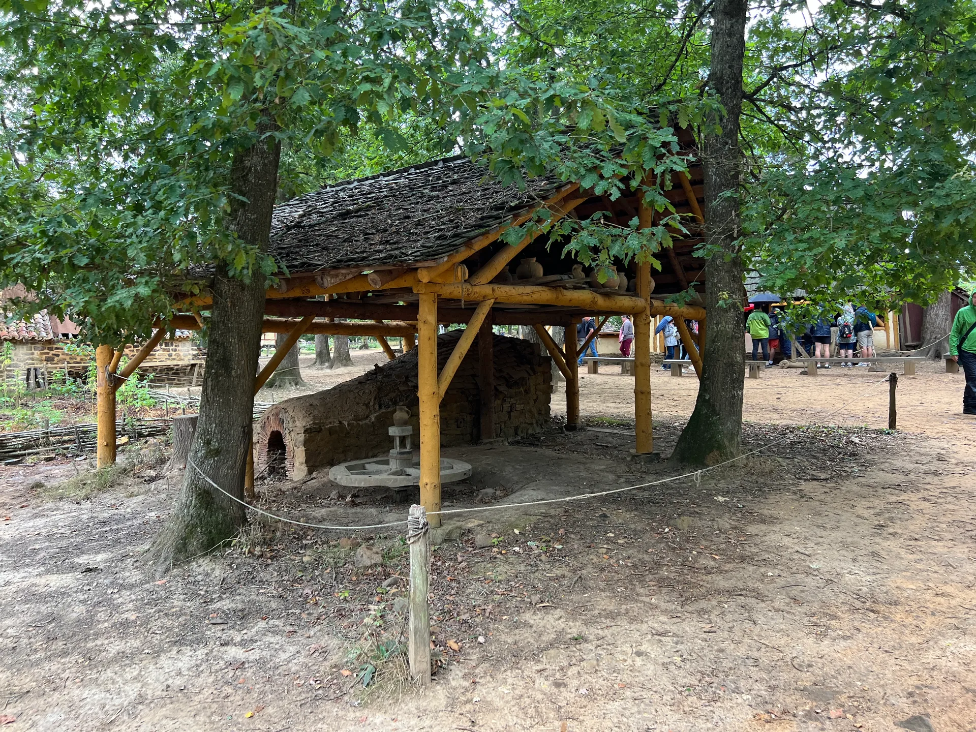 Etang de Guedelon à Treigny-Perreuse-Sainte-Colombe — À 466 m du lac