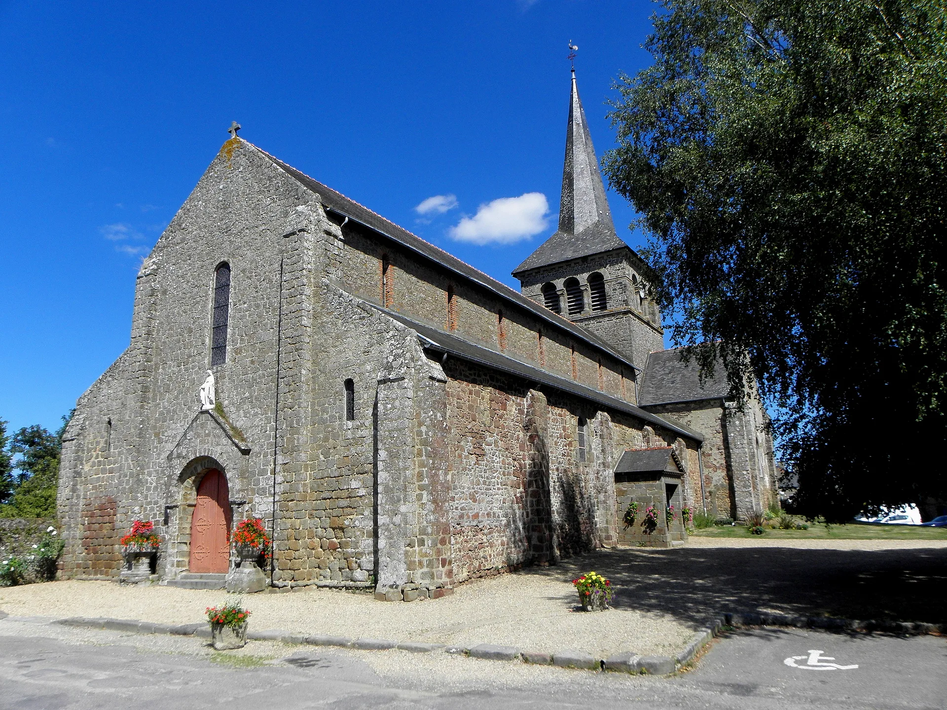 Etang de Hede à Saint-Symphorien — À 1,1 km du lac
