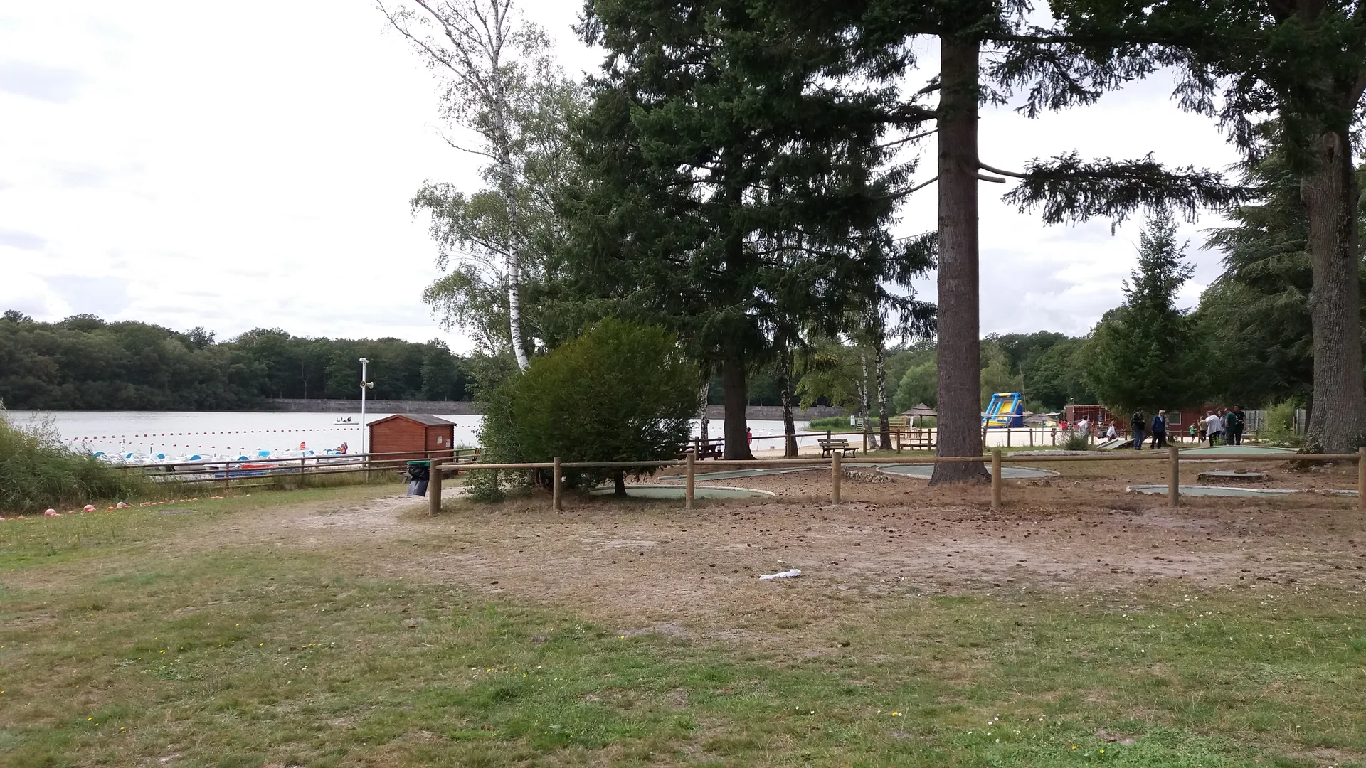 Etang de Hollande à Les Bréviaires — Sur le lac