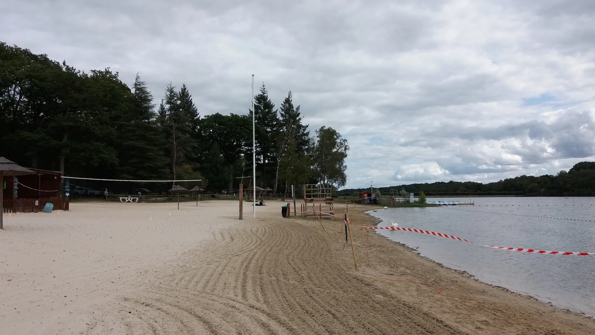 Etang de Hollande à Les Bréviaires — Sur le lac