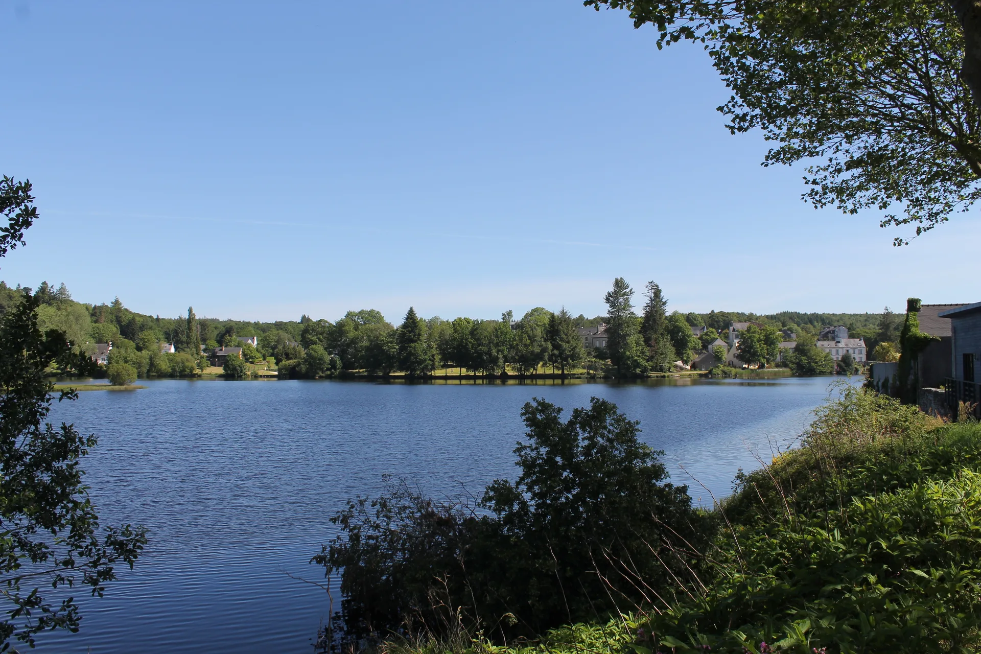Etang de Huelgoat à Huelgoat — À 203 m du lac