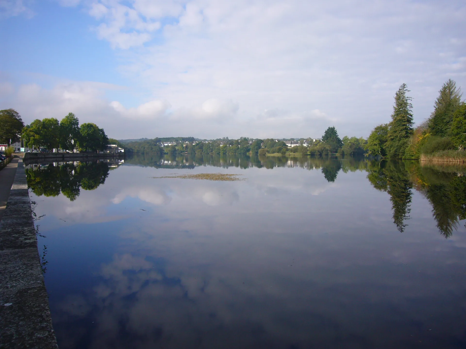 Etang de Huelgoat à Huelgoat — À 379 m du lac