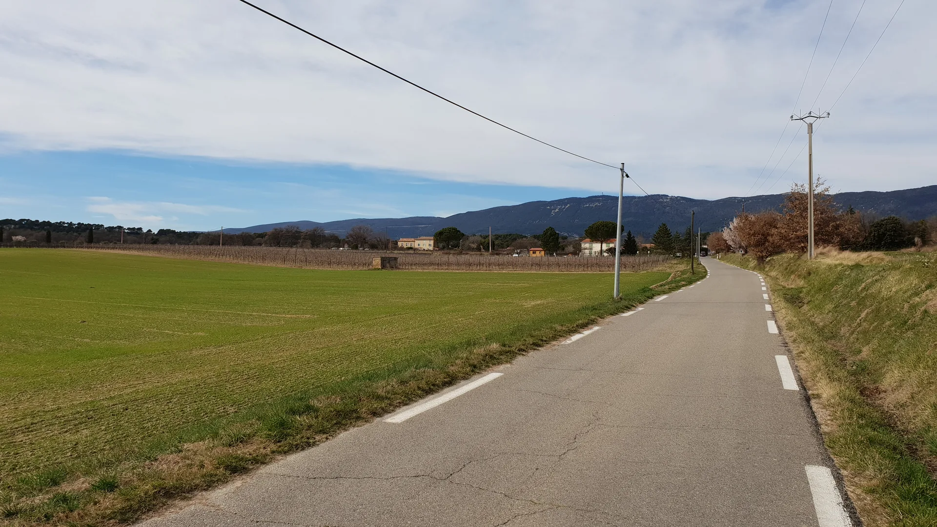 Etang de la Bonde à Cabrières-d'Aigues — À 1,3 km du lac