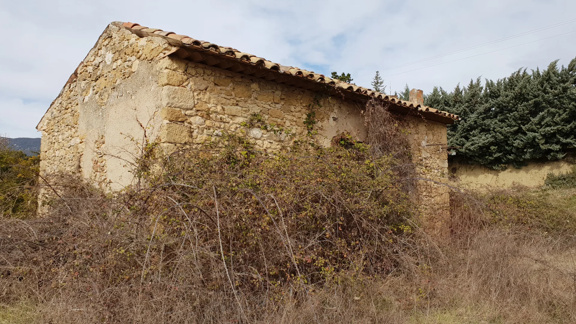 Etang de la Bonde à Cabrières-d'Aigues — À 1,3 km du lac