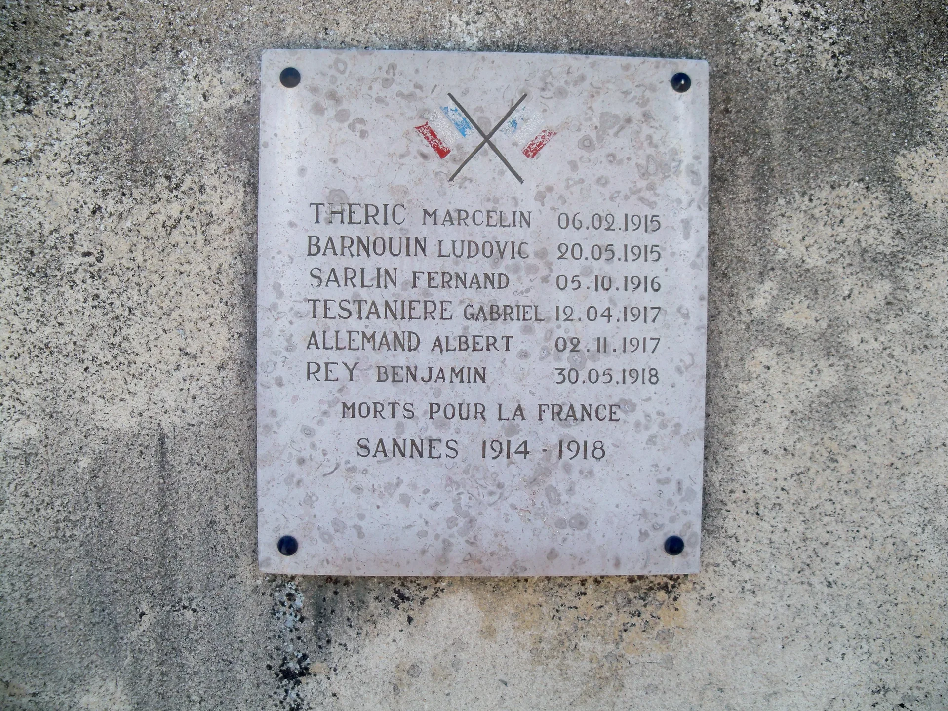 Etang de la Bonde à Cabrières-d'Aigues — À 1,5 km du lac