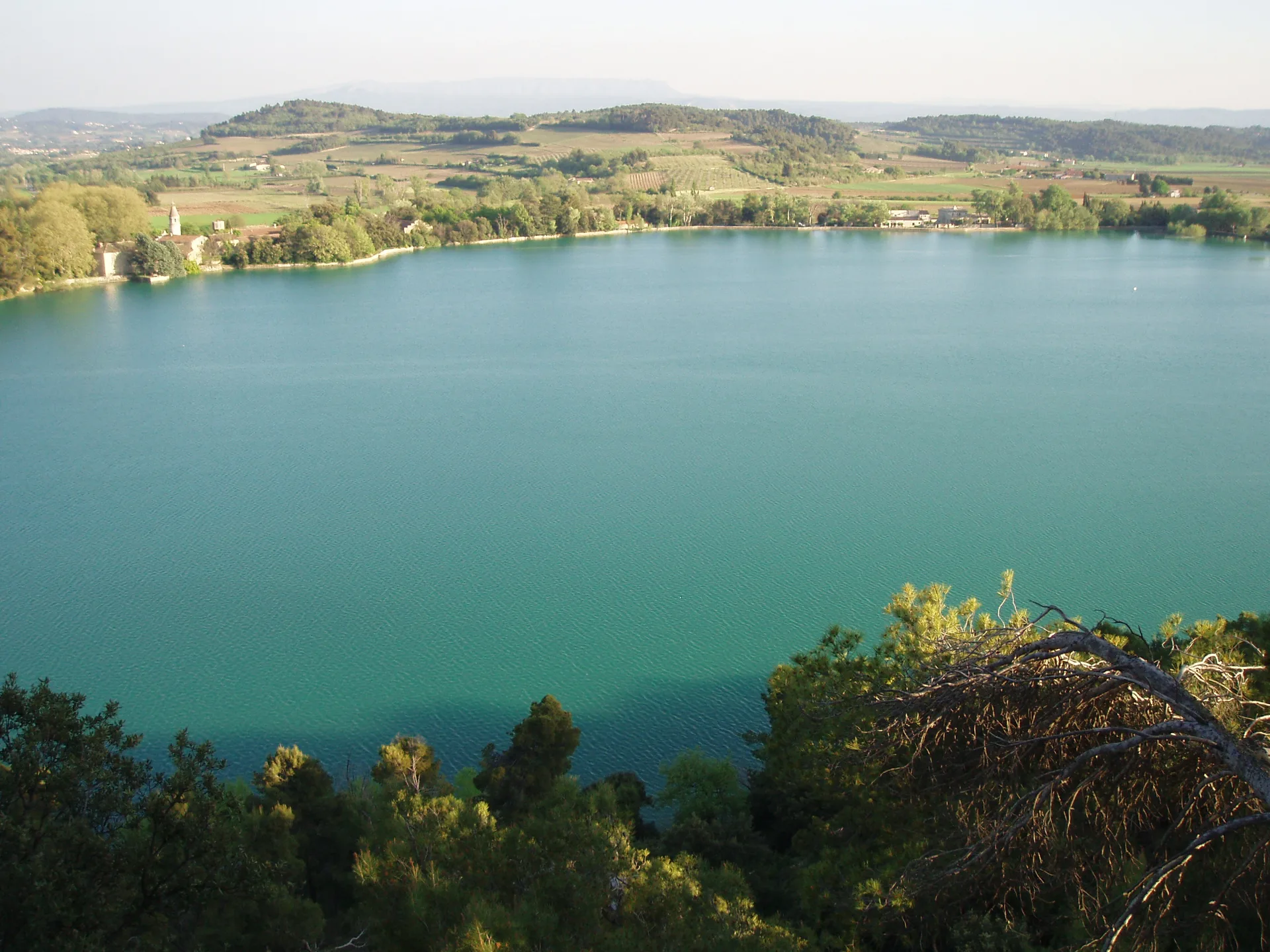 Etang de la Bonde à Cabrières-d'Aigues — Sur le lac