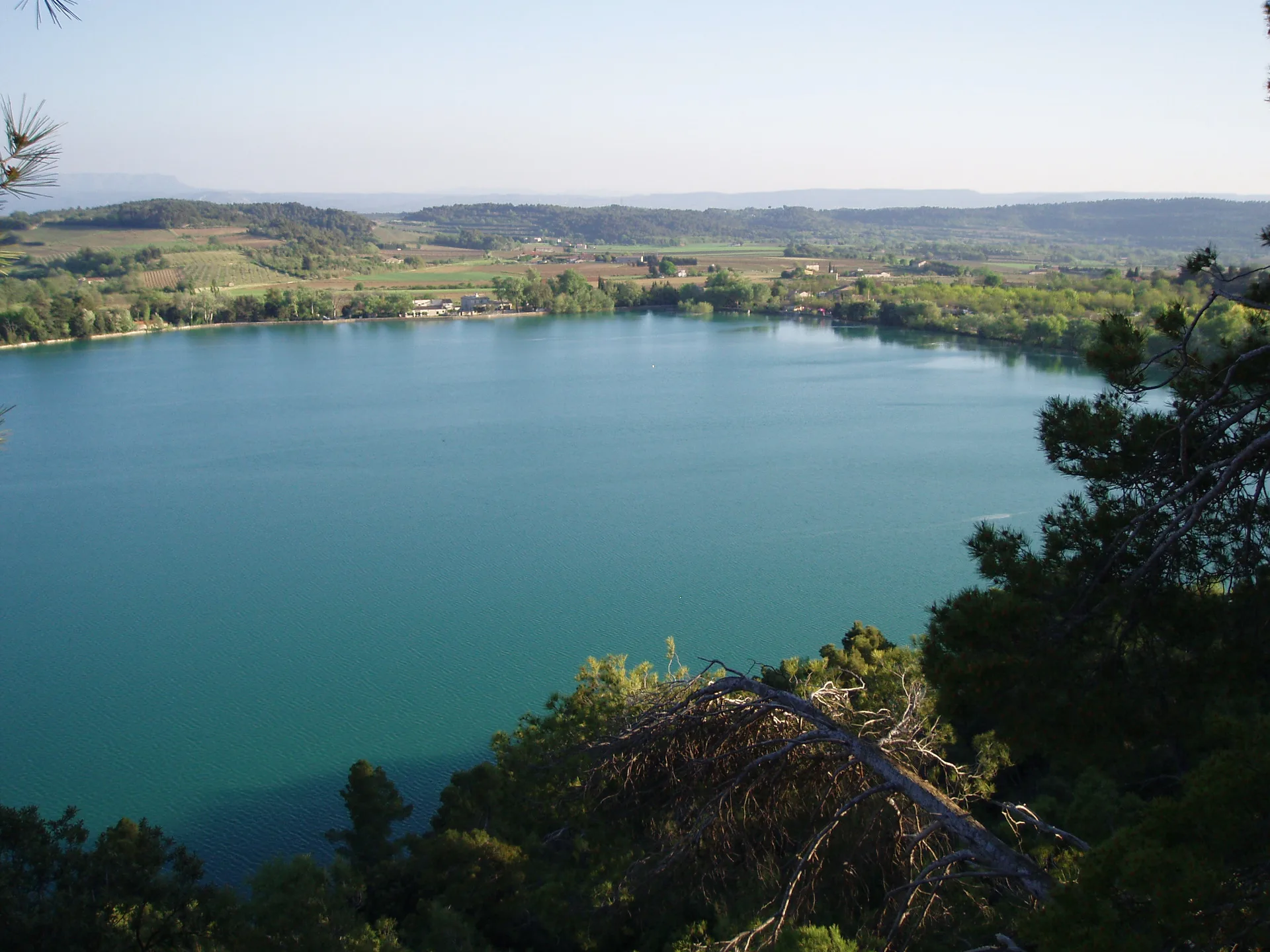 Etang de la Bonde à Cabrières-d'Aigues — Sur le lac