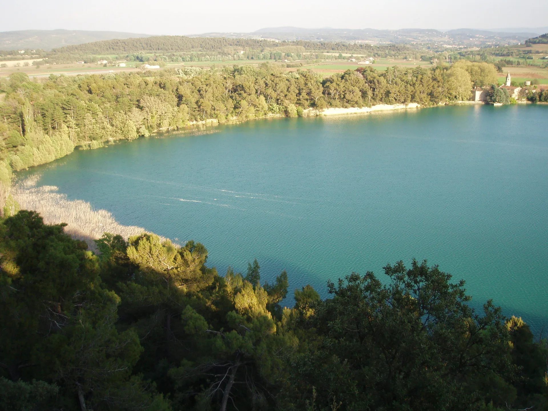 Etang de la Bonde à Cabrières-d'Aigues — Sur le lac