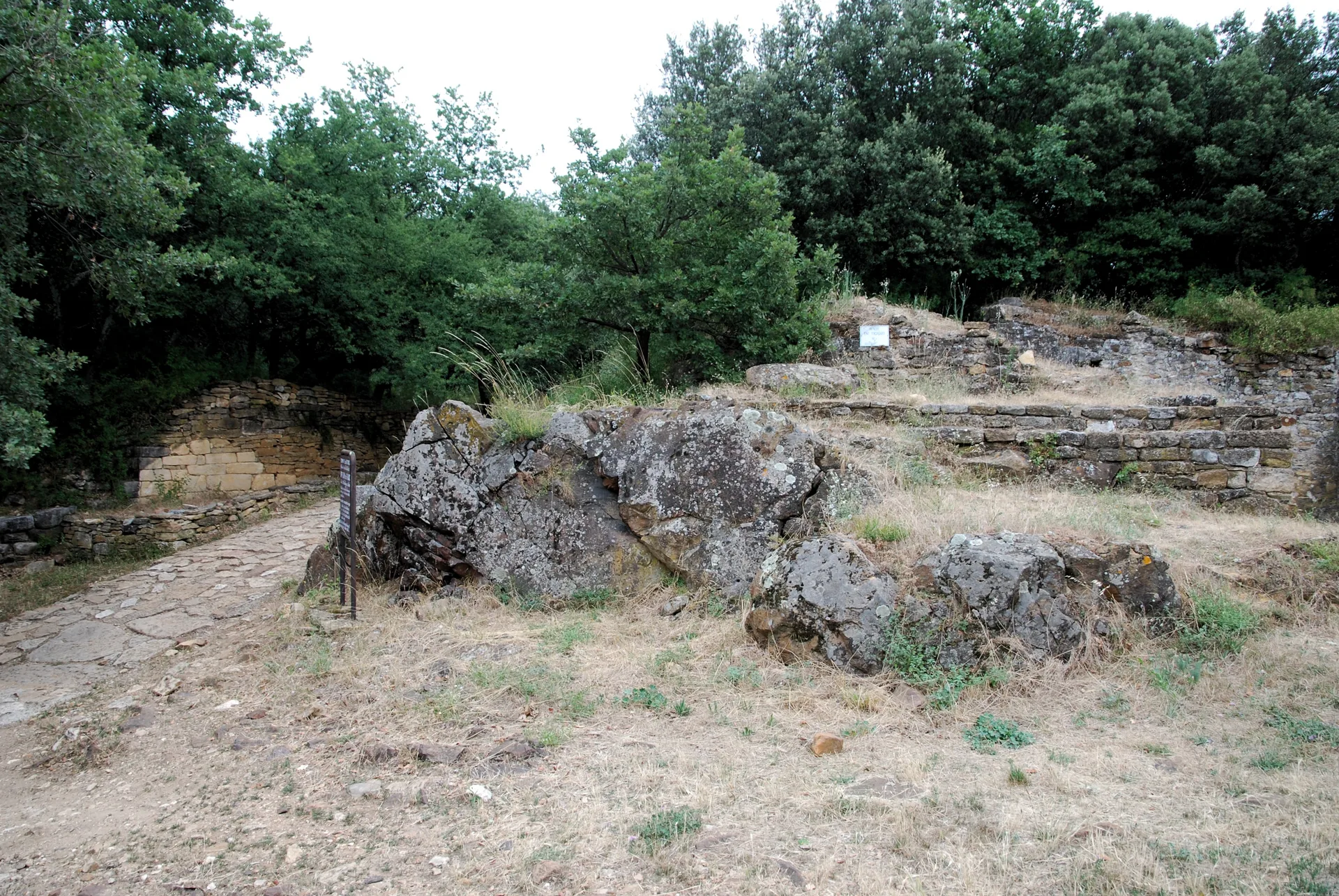 Étang de La Capelle à La Capelle-et-Masmolène — À 4,0 km du lac