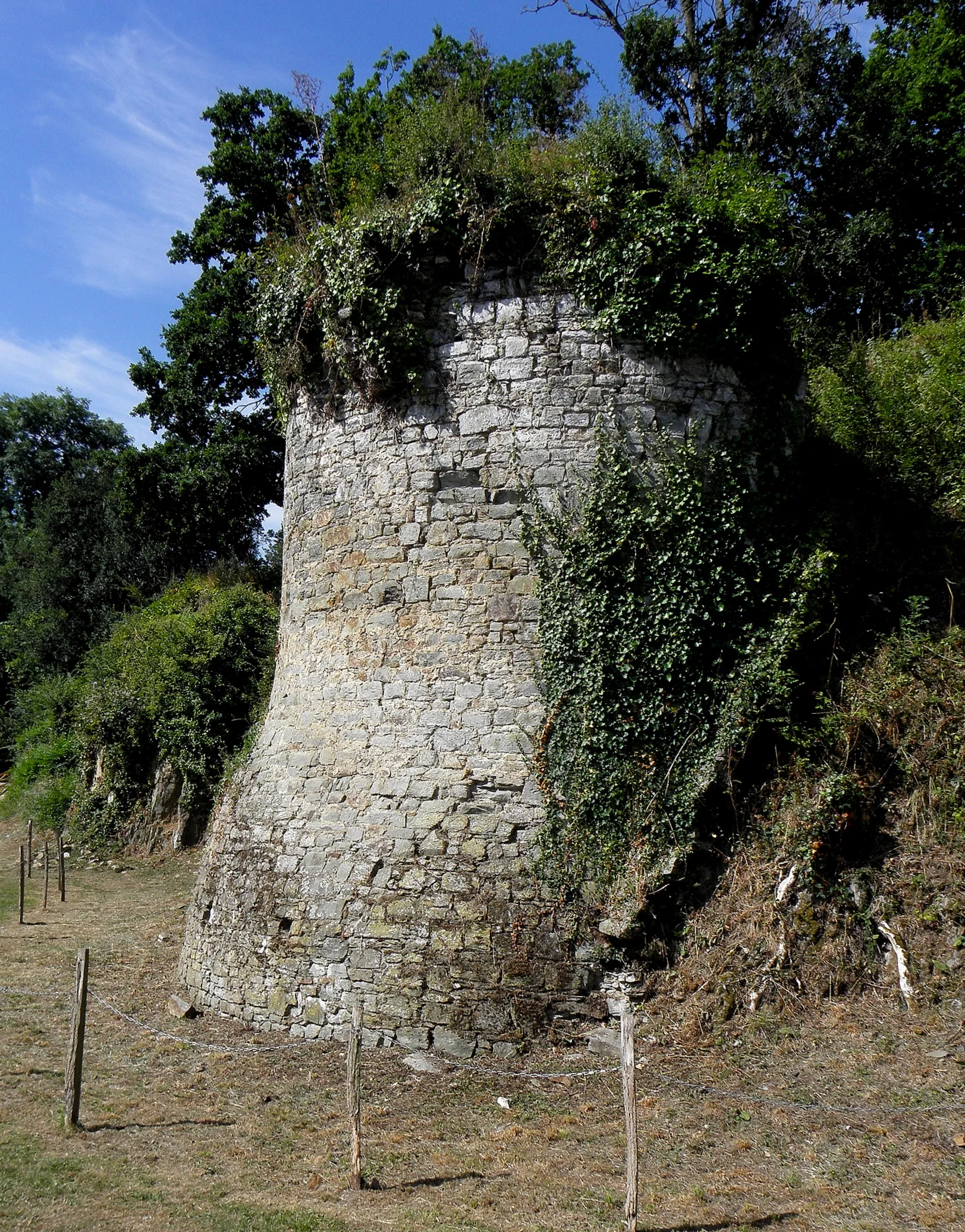 Etang de la Cheze à La Chèze — À 388 m du lac