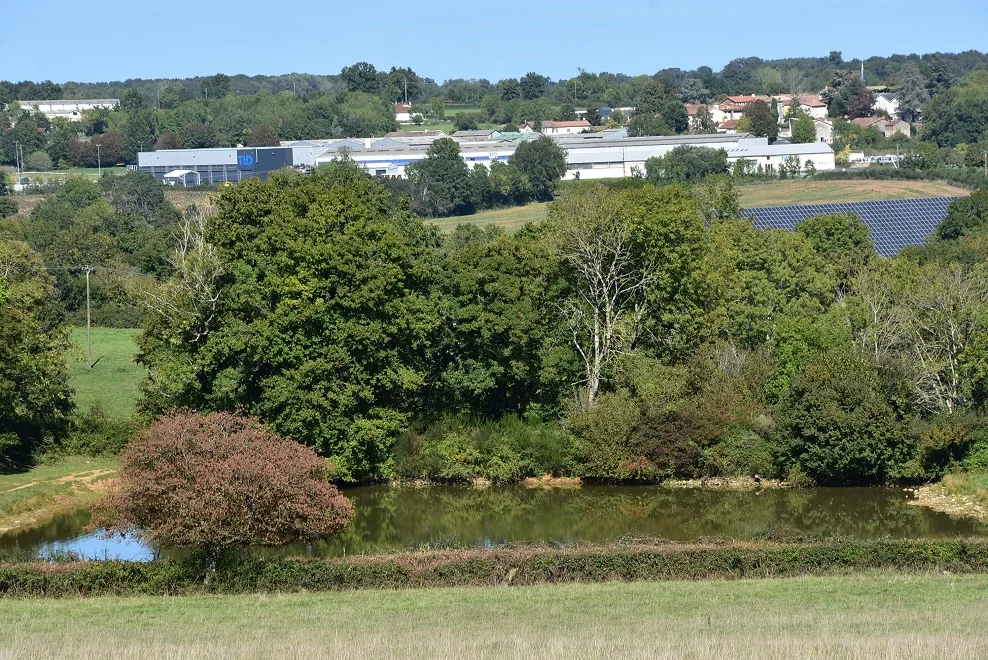 Etang de la Fragnee à Verruyes — À 2,3 km du lac