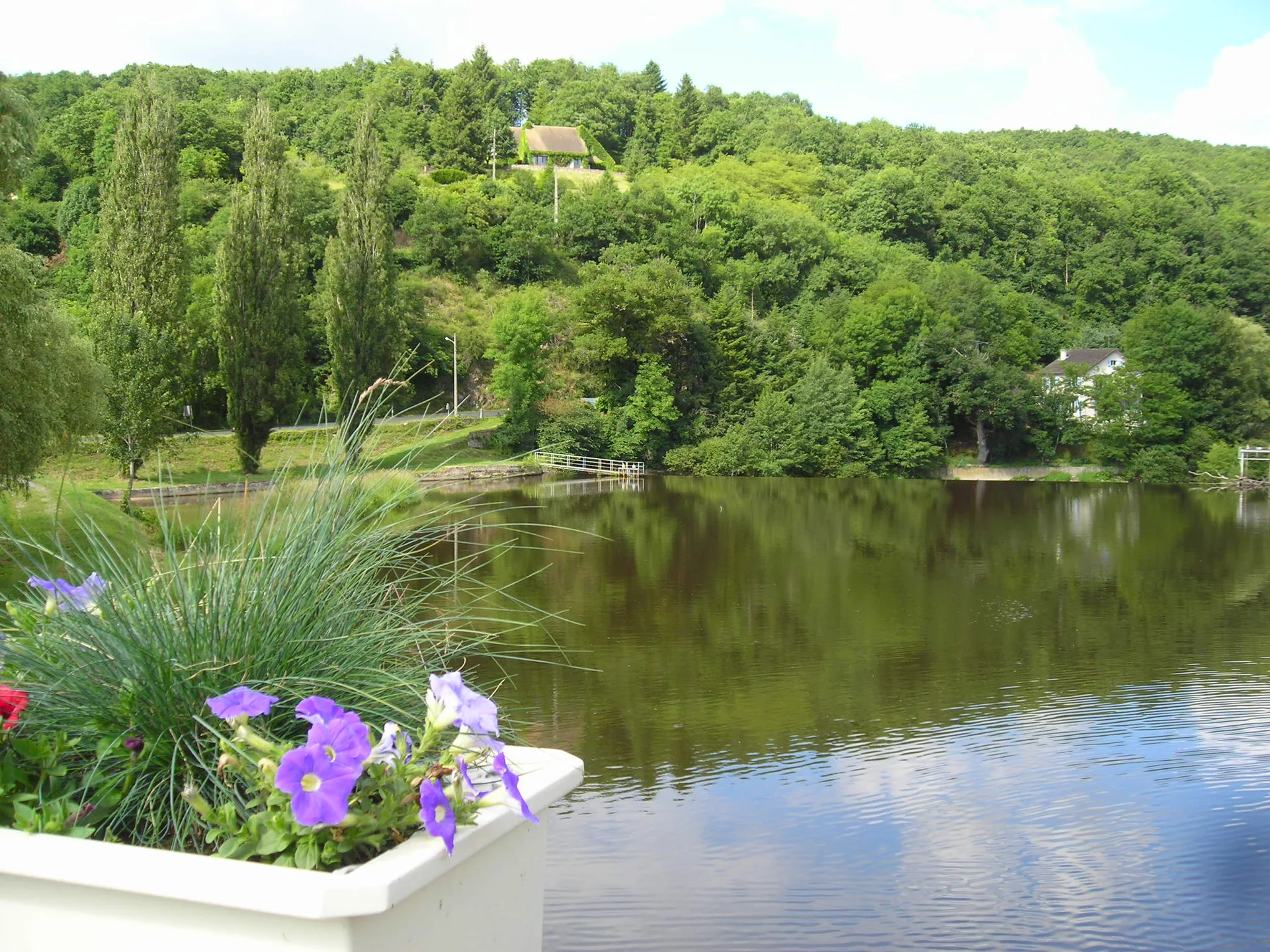 Etang de La Reyberie à Chambon-sur-Voueize — À 3,0 km du lac