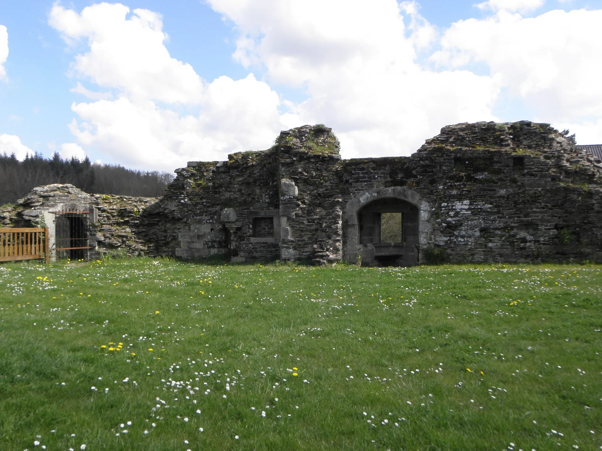 Etang de la Riviere à Le Haut-Corlay — À 1,4 km du lac