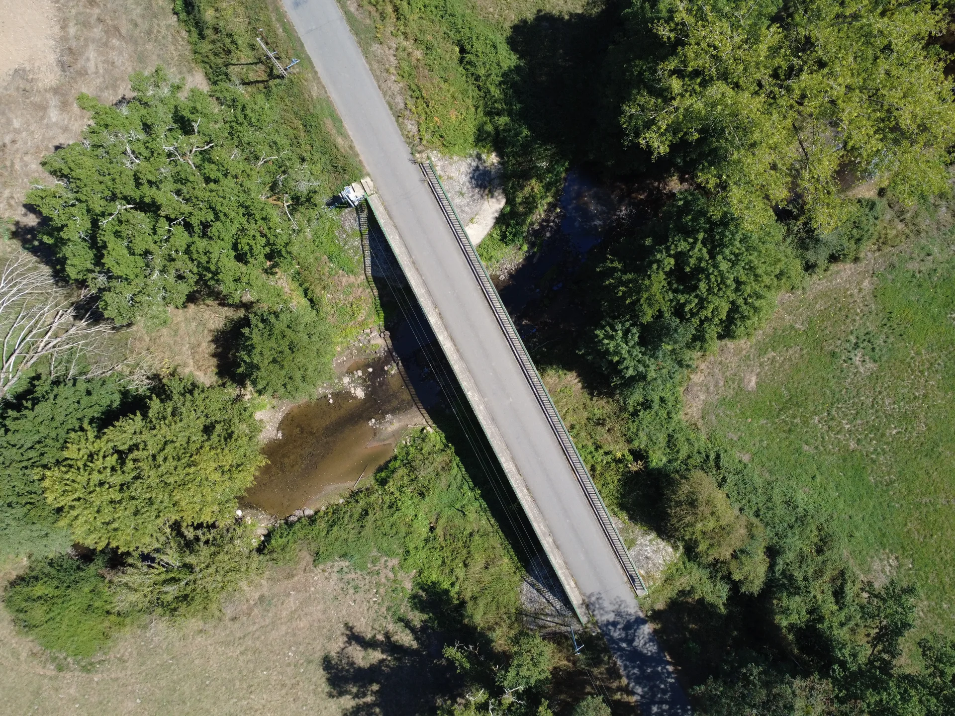 Etang de La Roche Chevreux à Lignac — À 1,9 km du lac