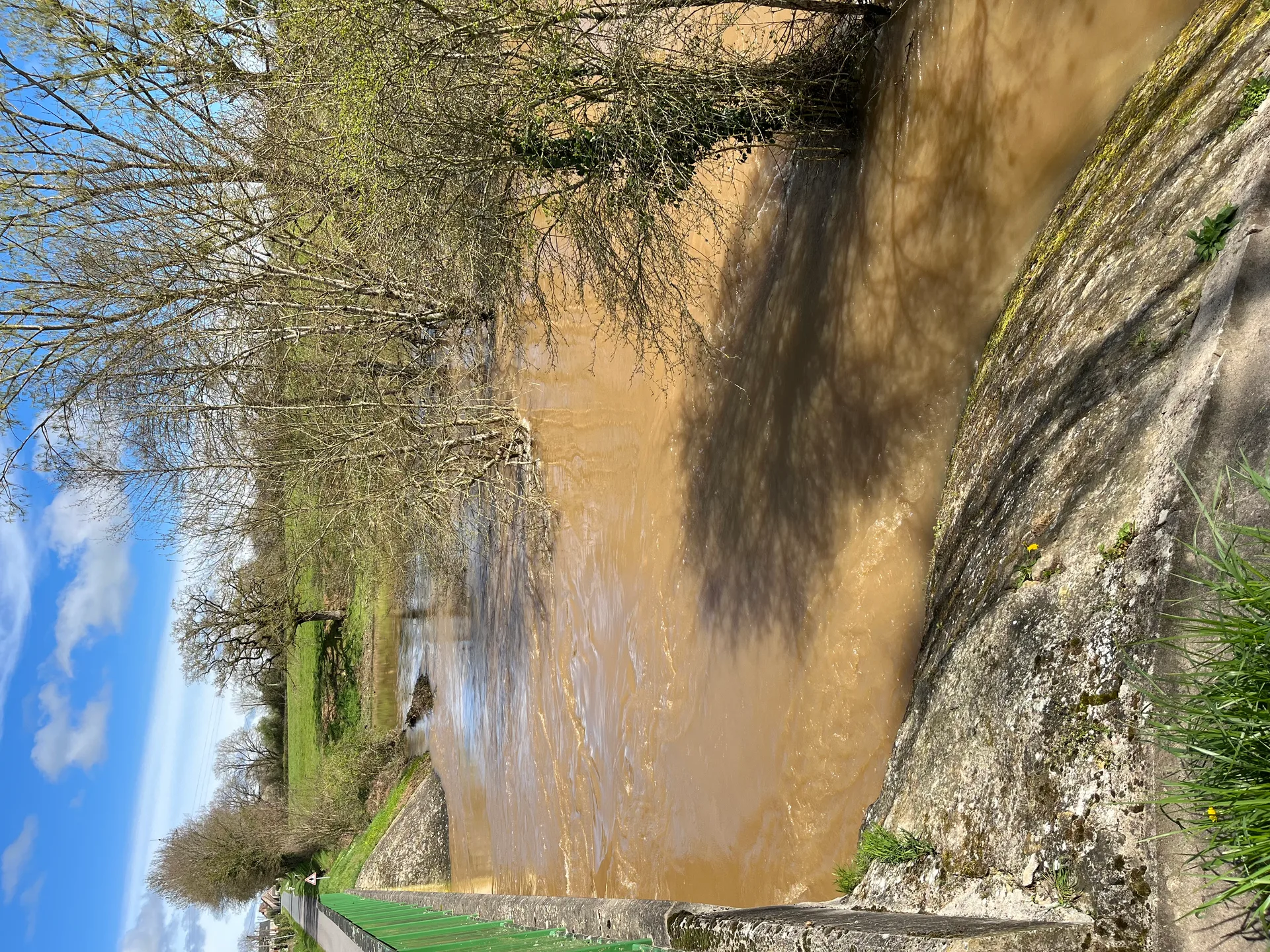 Etang de La Roche Chevreux à Lignac — À 1,9 km du lac