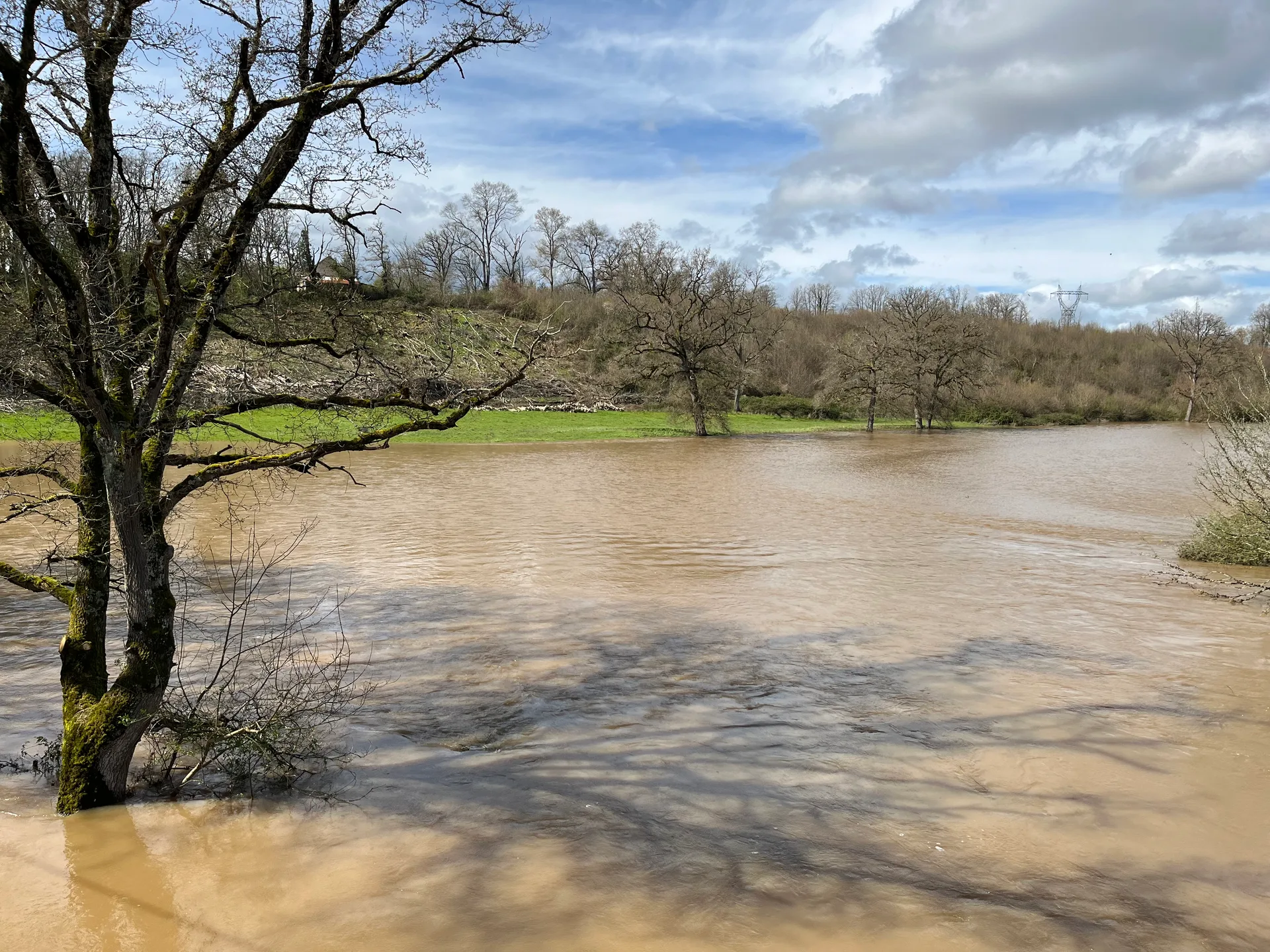 Etang de La Roche Chevreux à Lignac — À 1,9 km du lac