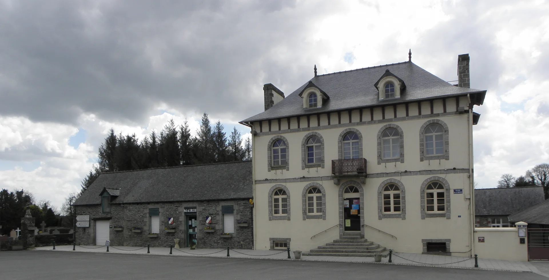 Etang de la Salle à Saint-Gilles-Vieux-Marché — À 2,3 km du lac