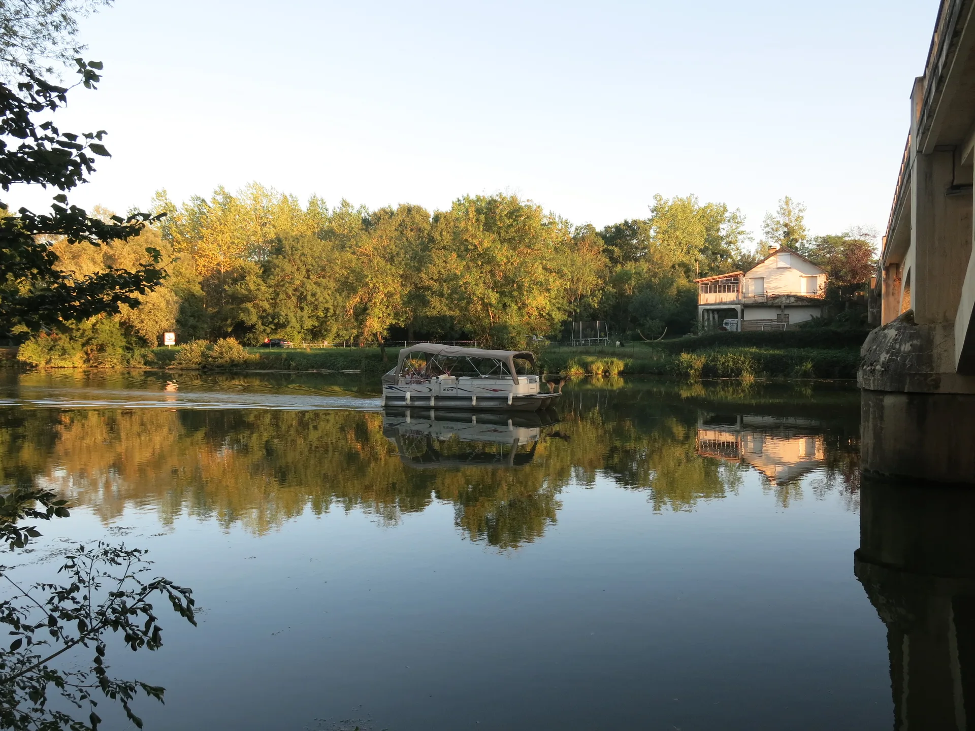 Etang de la Truchère à Ratenelle — À 502 m du lac