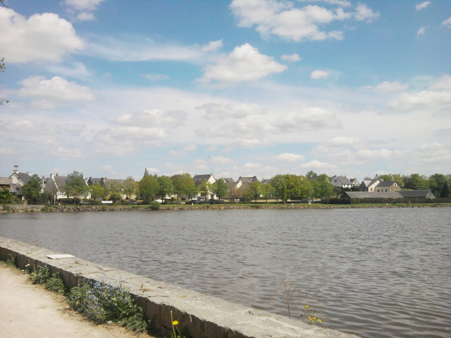 Etang de La Ville Gaudu à Lamballe-Armor — À 573 m du lac