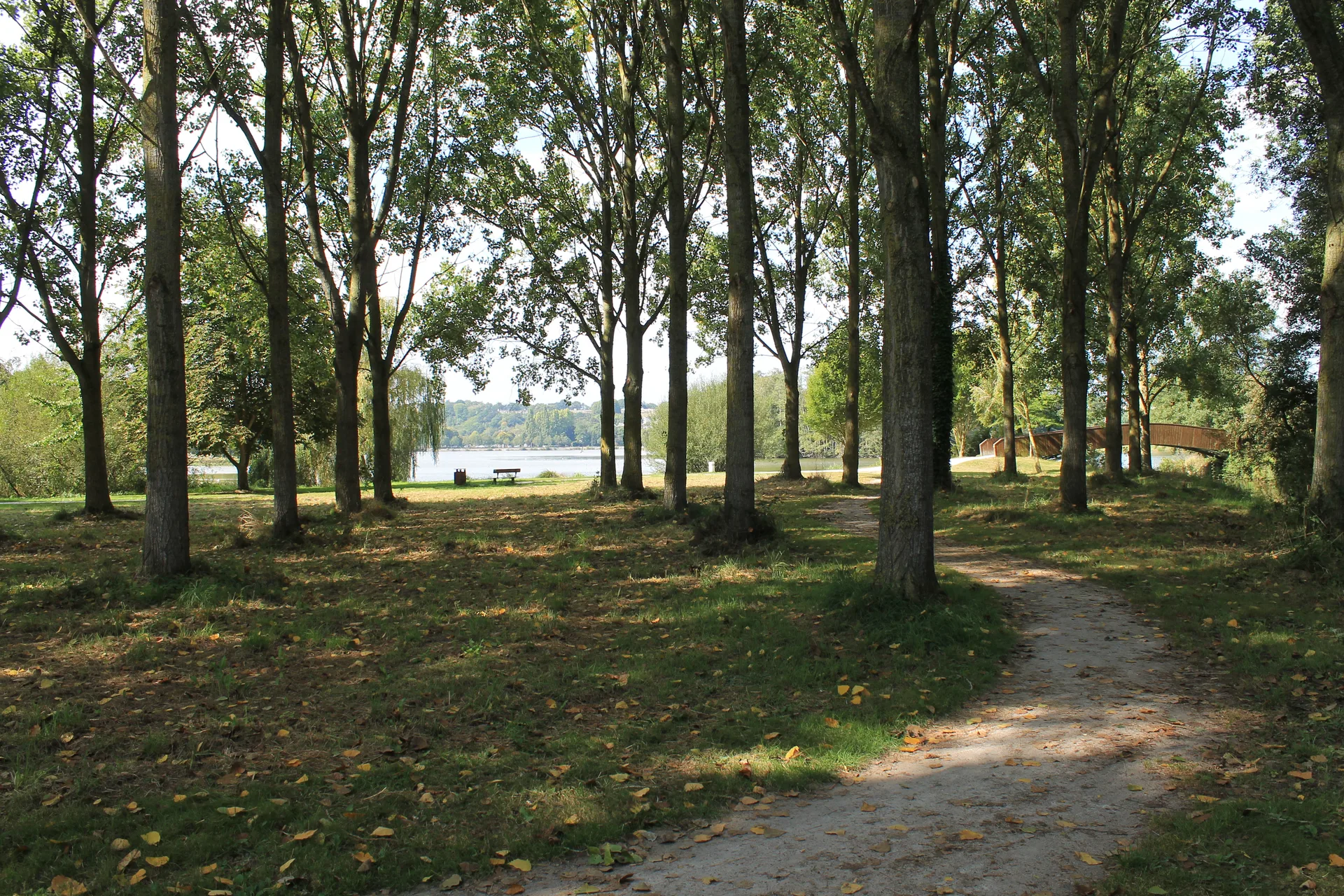 Etang de La Ville Gaudu à Lamballe-Armor — Sur le lac