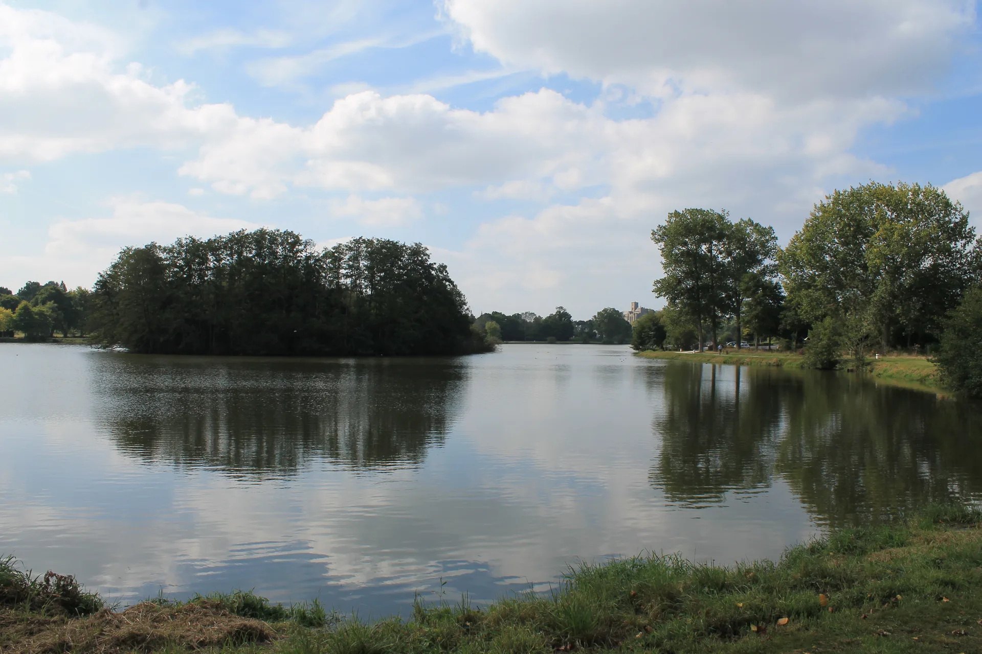 Etang de La Ville Gaudu à Lamballe-Armor — Sur le lac
