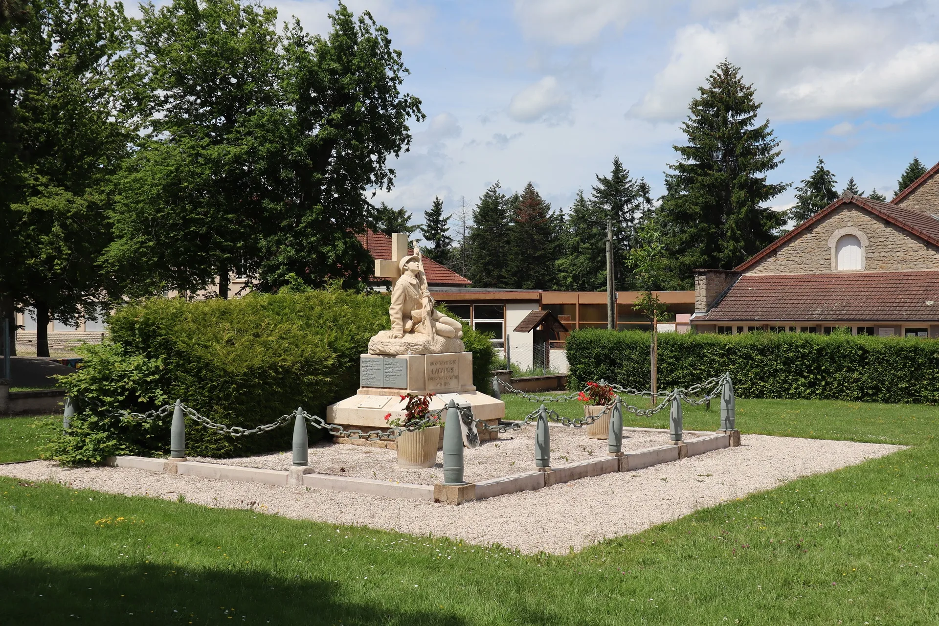 Etang de Lacanche à Lacanche — À 660 m du lac