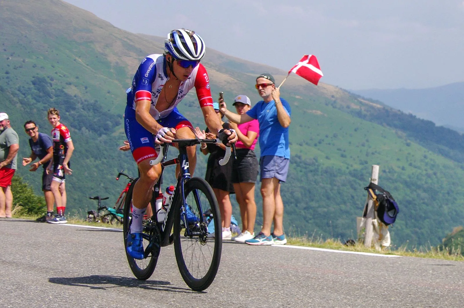 Étang de Lers à Le Port — À 3,0 km du lac