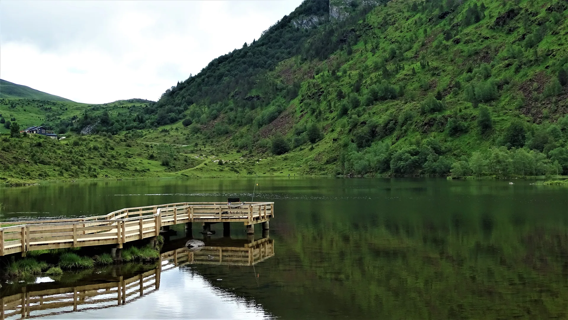 Étang de Lers à Le Port — À 285 m du lac