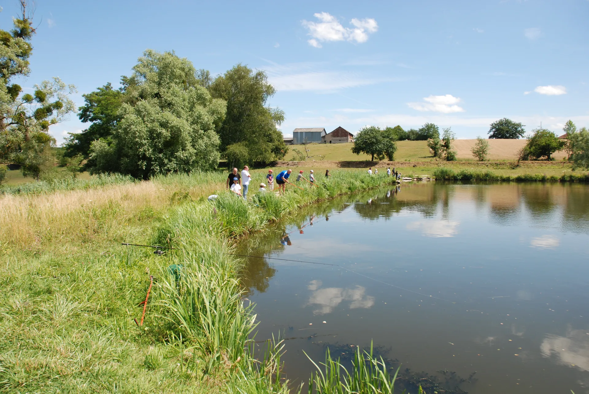 Etang de Longpendu à Écuisses — À 1,0 km du lac