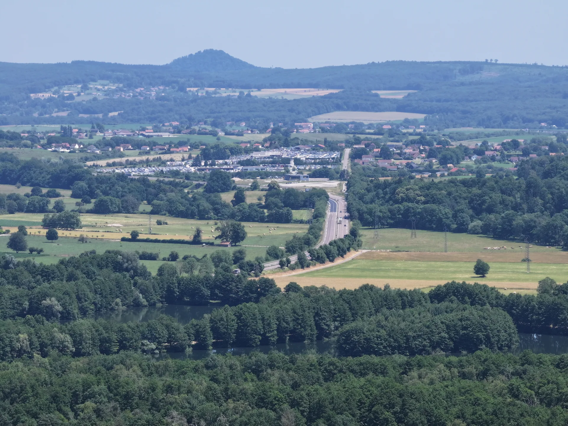 Etang de Lure à Lure — À 744 m du lac