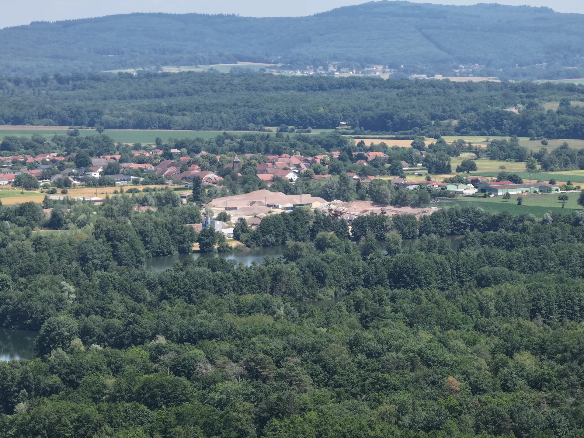 Etang de Lure à Lure — À 744 m du lac